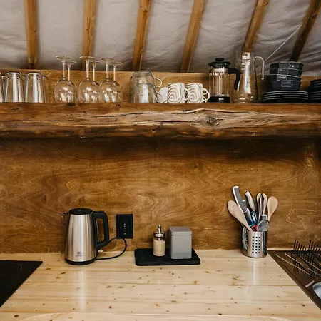 Jurta A Duna-parton 豪华帐篷 Zebegény