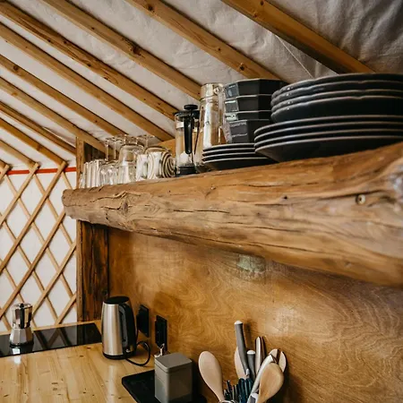 Jurta A Duna-parton Zebegeny