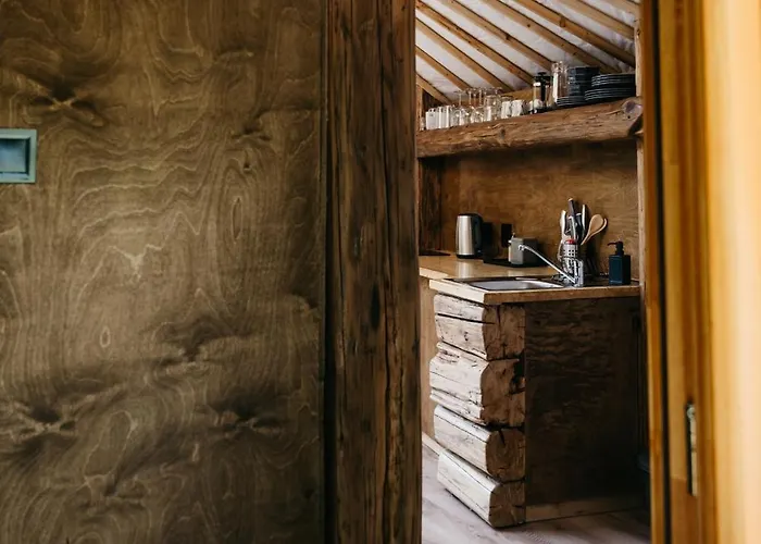 Jurta A Duna-parton Zebegeny