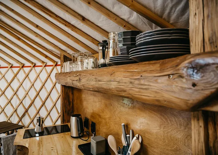 Jurta A Duna-parton Zebegeny