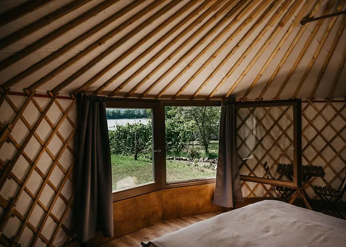 Jurta A Duna-parton Luxury tent Zebegeny